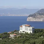 Ξενοδοχείο Grand Aminta 4*