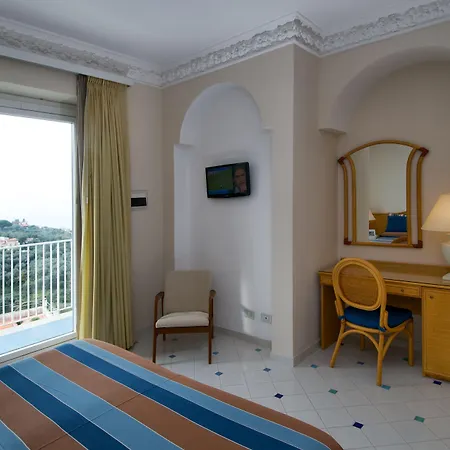 Отель Grand Aminta 4*