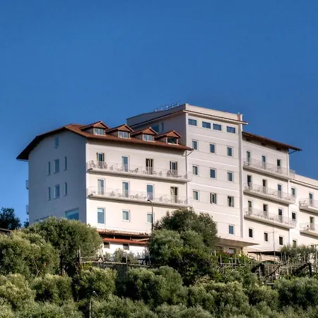 מלון Grand Aminta