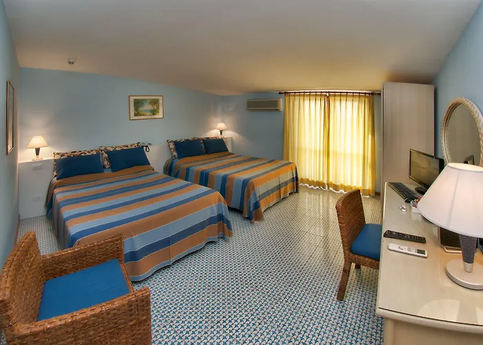 グランド アミンタ ホテル 4*