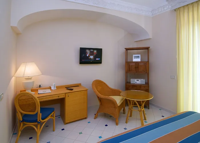 グランド アミンタ ホテル ソレント