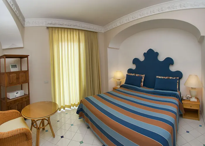 ホテル グランド アミンタ 4*